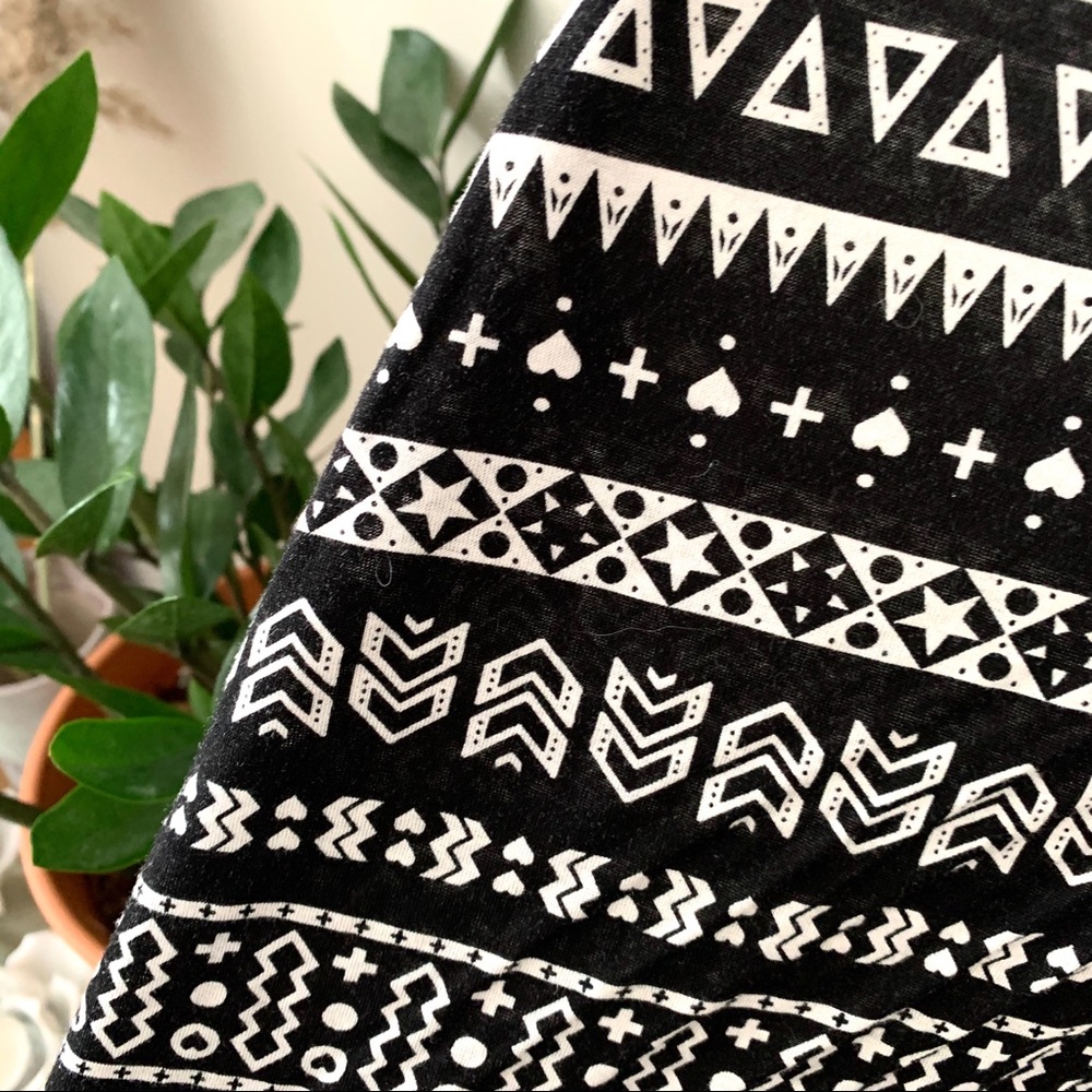 H&M- Geometric Tank - Picture 3 of 4